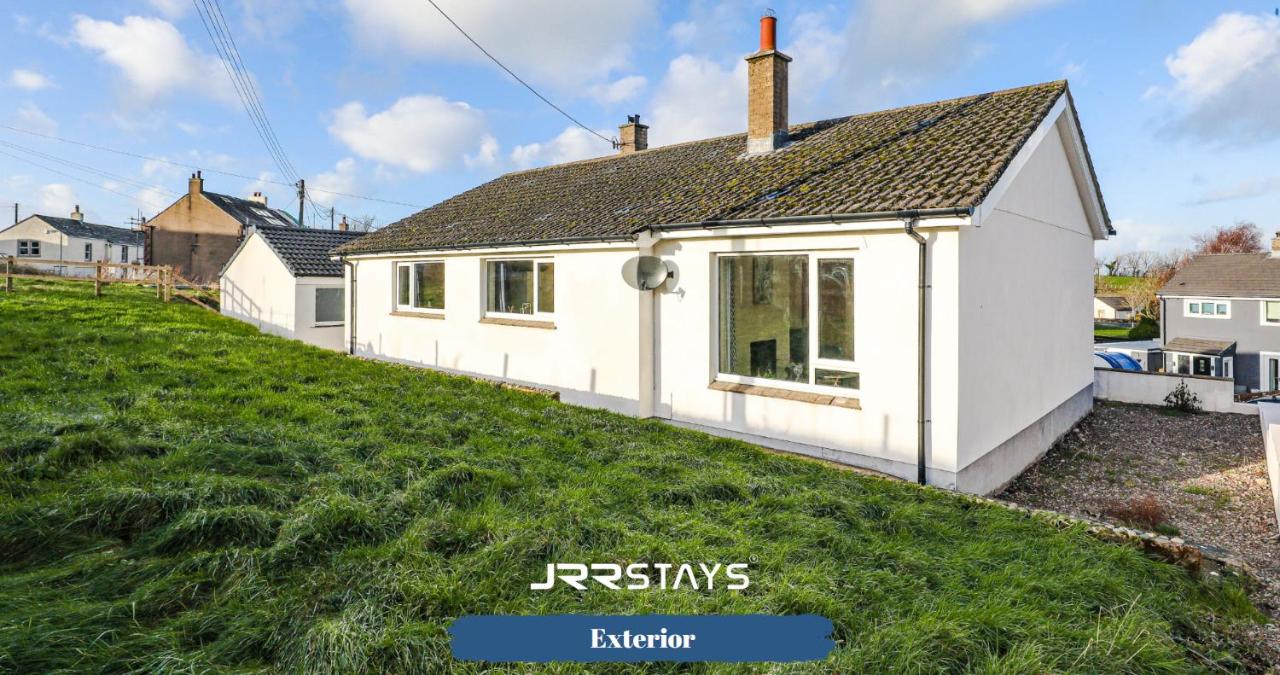Cockermouth - 3 Bedroom, Sleeps 10 Garden - JRR Stays - B&B