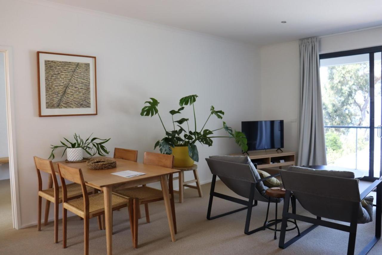Balcony Apartment with Sea View & Twin Spa