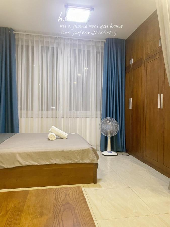 King Studio with Sofa Bed