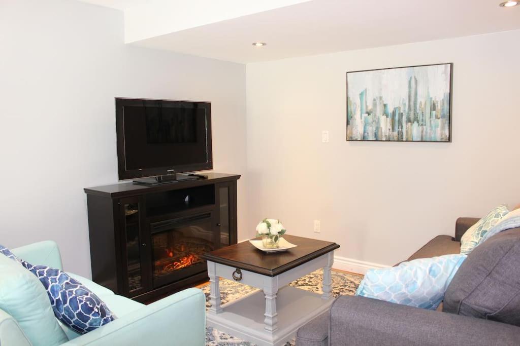 2-Bedroom basement suite with a separate entrance. - Chambres d’hôtes
