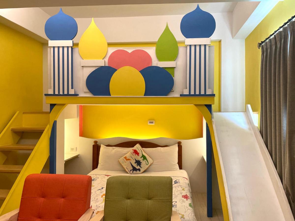 Family Room (3 Adults)