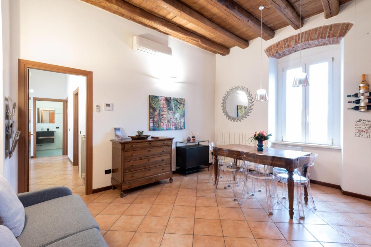 Two-Bedroom Apartment with Balcony - Via Cesare Battisti nr. 3