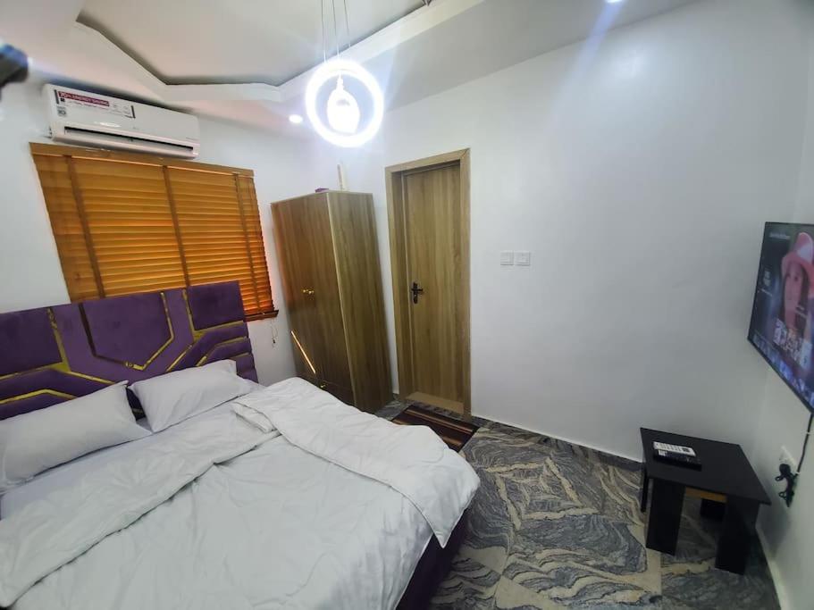 B&B Lagos - Dinero Ruby - Studio Apartment - Bed and Breakfast Lagos