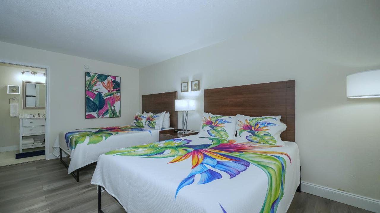 All-New, Private, Huge TV, Heated Pool, Tiki Bar - Ferienwohnung