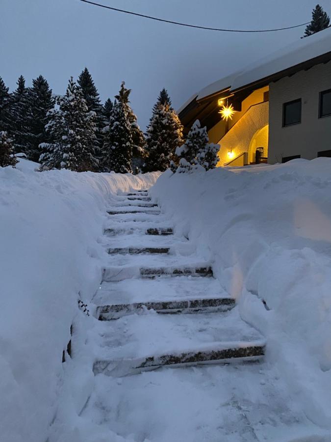 Haus am Berg, Apartment 954 Hm, 82493 Klais - Bed and Breakfast Krün