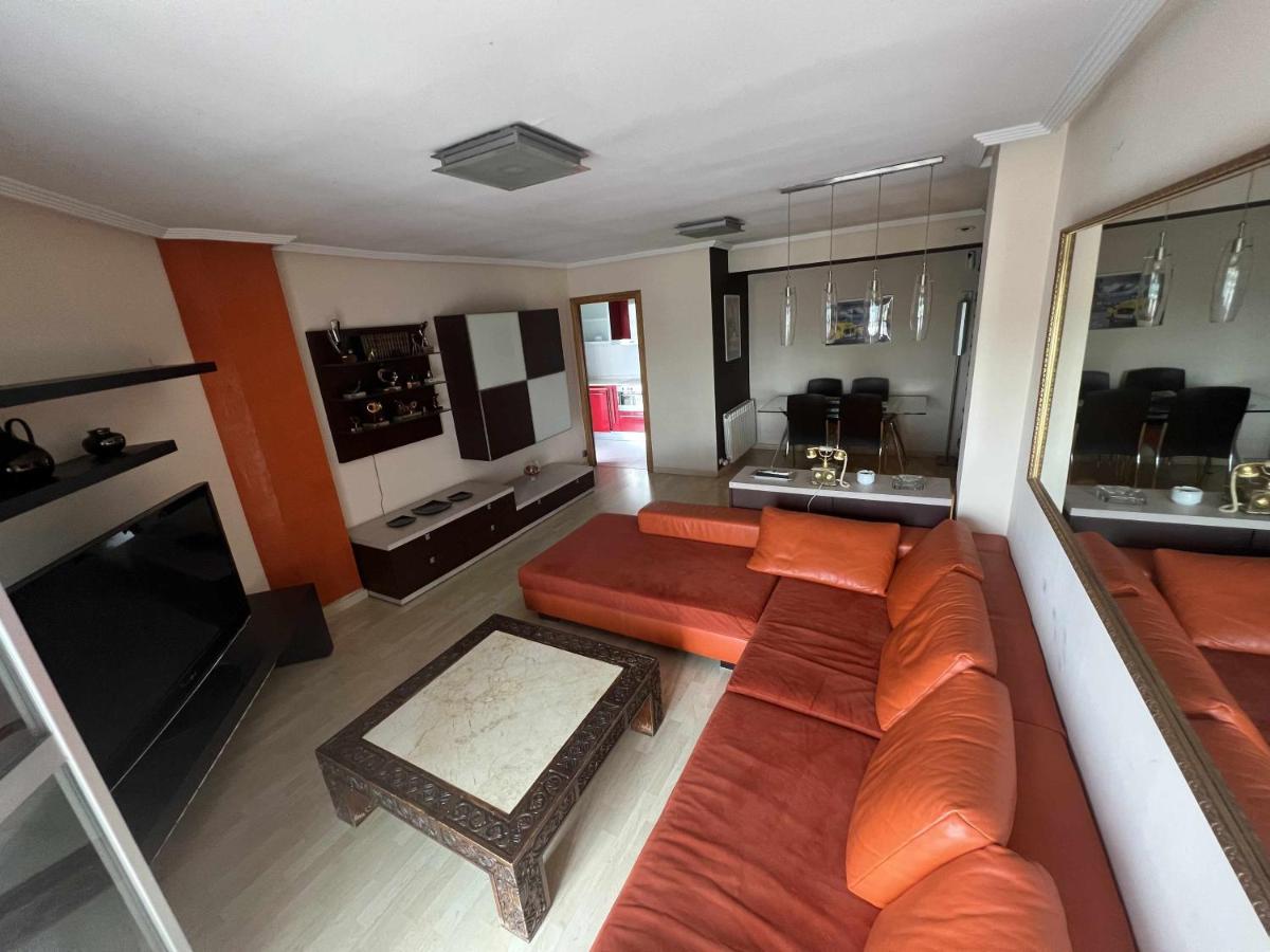 B&B Saragosse - MuroHouse Apartamento con piscina Fibra1Gb Wifi Garaje - Bed and Breakfast Saragosse