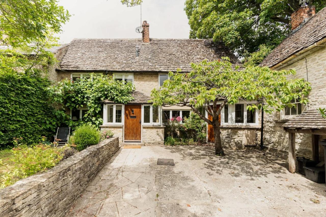 B&B Quenington - Architect Designed Cosy Cotswold Stone Cottage - Bed and Breakfast Quenington