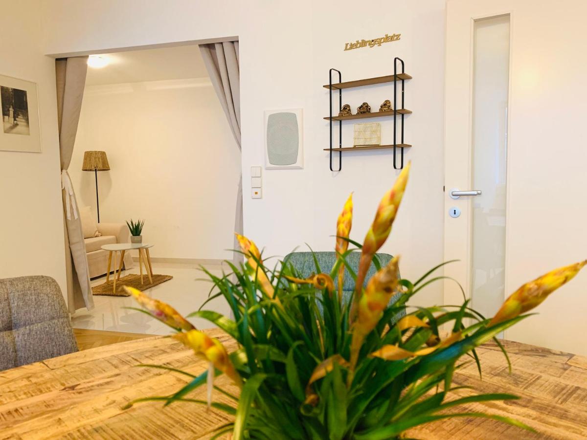 B&B Vienna - Ruhige Wohnung im Gasometer Wien *WIFI*U3*Netflix* - Bed and Breakfast Vienna