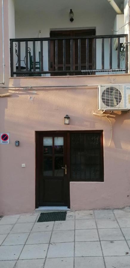 ΝΗΣΙΩΤΙΚΟ ΣΤΥΛ ΔΙΑΜΕΡΙΣΜΑ Στο ΚΕΝΤΡΟ --ISLAND STYLE-traditional - B&B