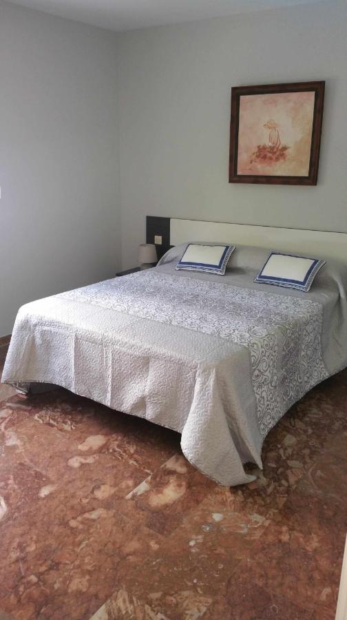 B&B Jaén - SAUCES-CLIMATIZADO- Parking gratis - Bed and Breakfast Jaén