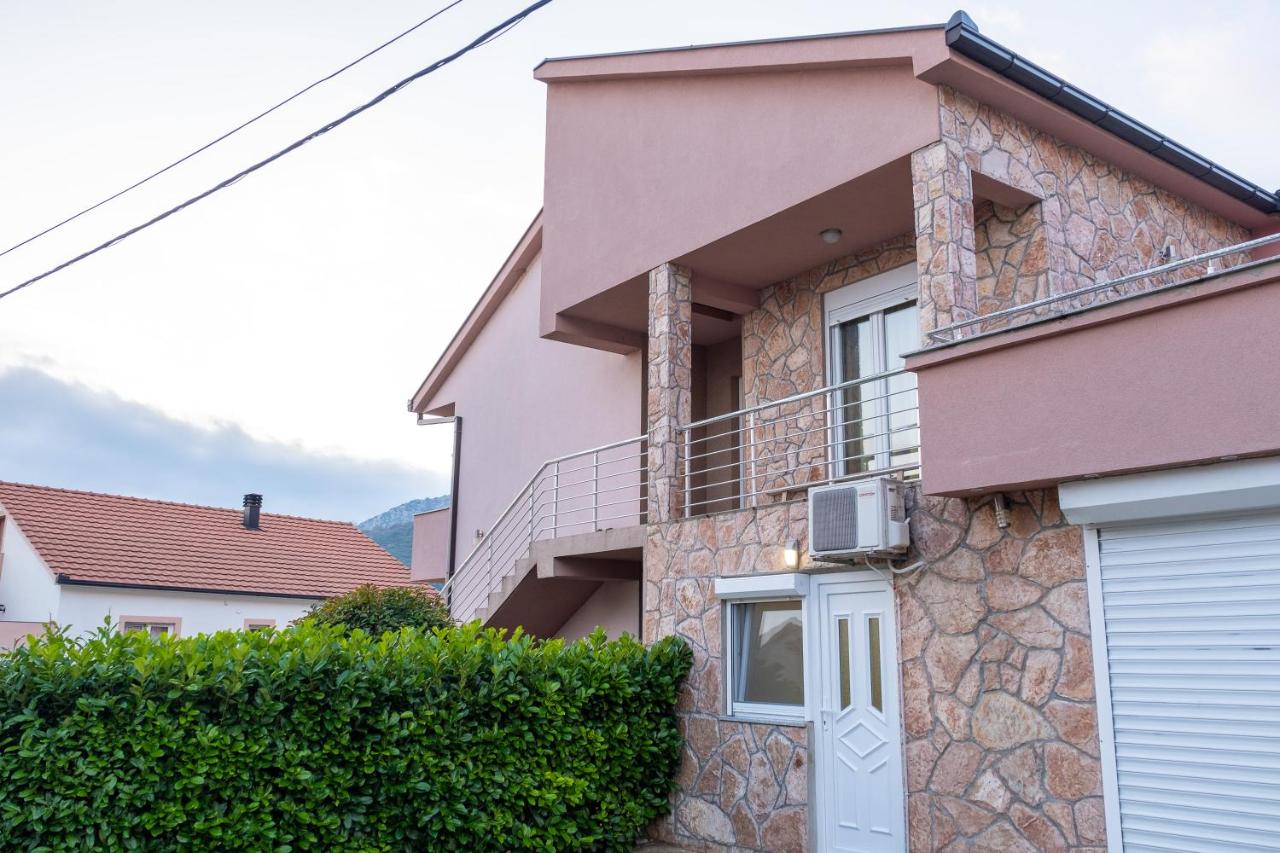 B&B Trebinje - Apartments Solar Trebinje - Bed and Breakfast Trebinje