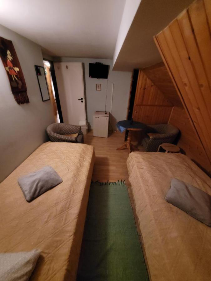 Chambre Triple avec Salle de Bains Privative
