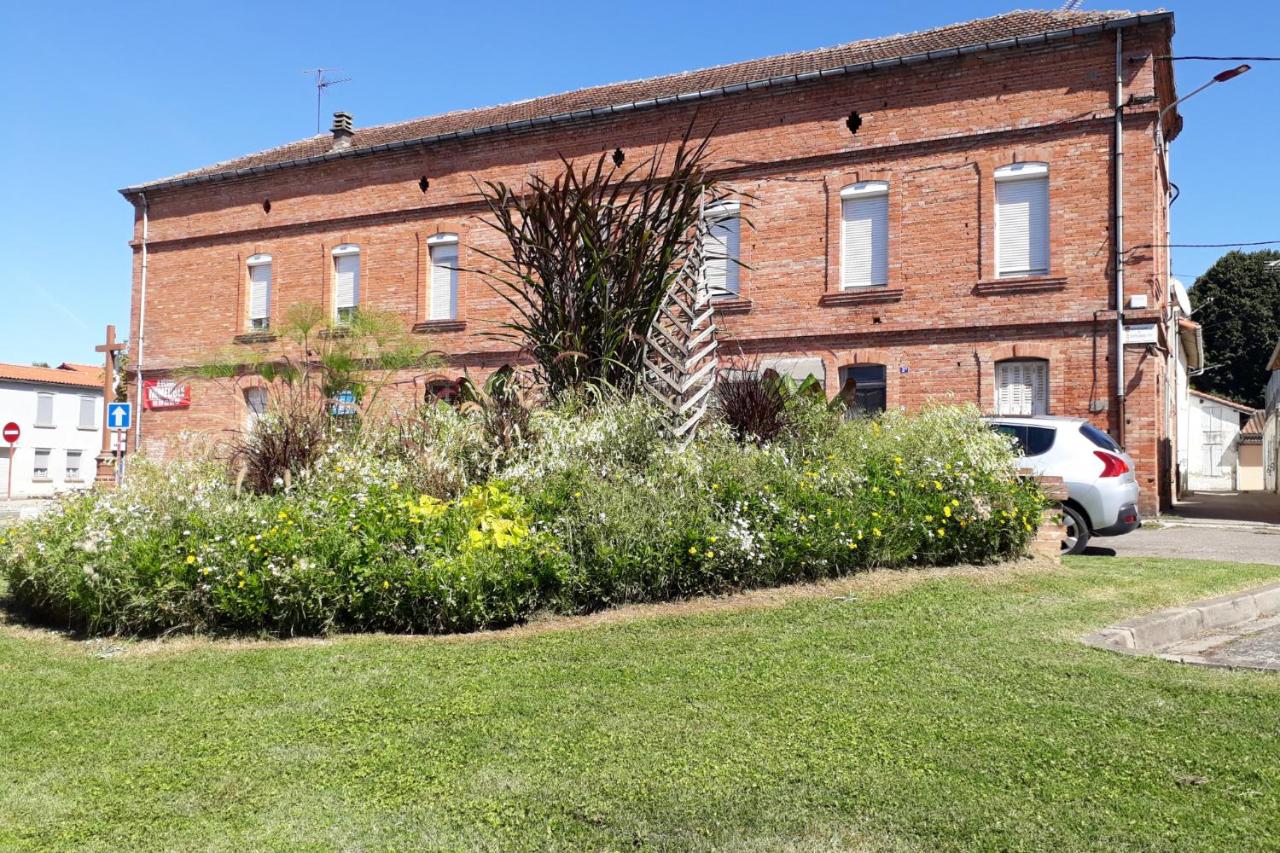 ATYPIQUE - 2 chambres avec salles de bains, cuisine équipée, parking gratuit - Ferienwohnung