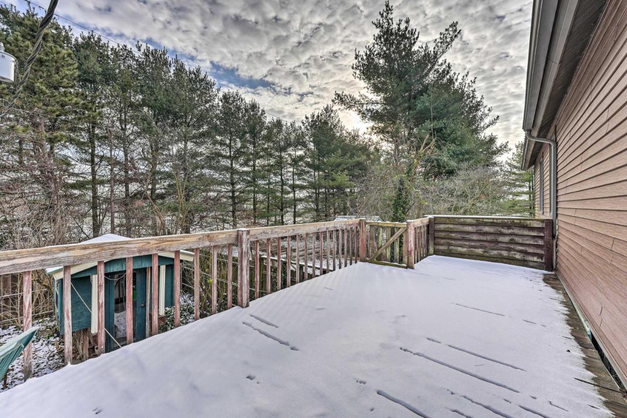 Primitive Goshen Pine Lodge with Fireplace! - Bed and Breakfast Goshen