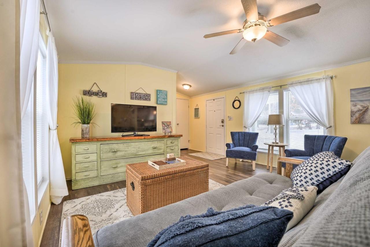 Charming South Haven Home - Great Location! - B&B
