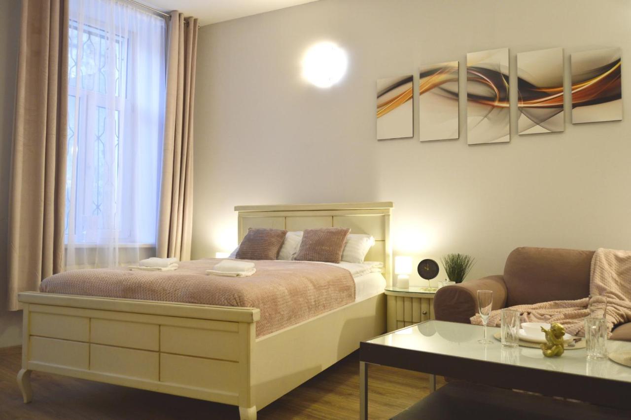Romantic Studio APT-Great Location- City center-FREE Parking-Self Check-in- till Old town 20 min - B&B Riga