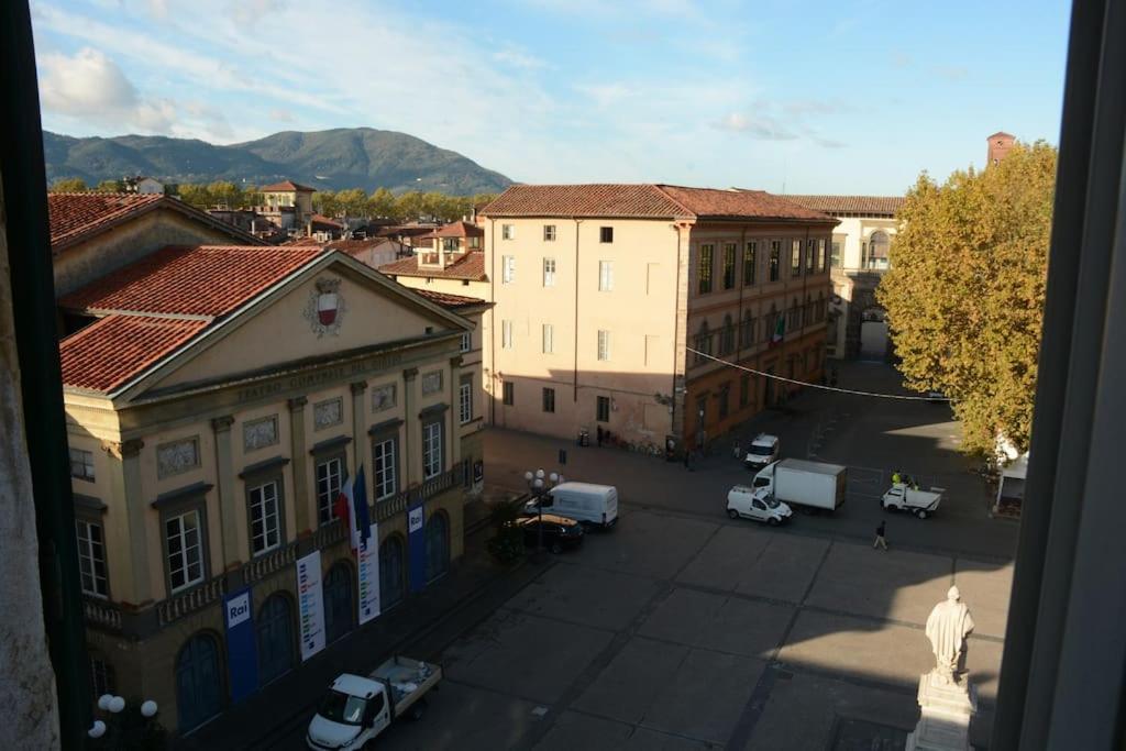 Giglio e tulipani - appartamento in centro con splendidi affacci - Ferienwohnung Lucca
