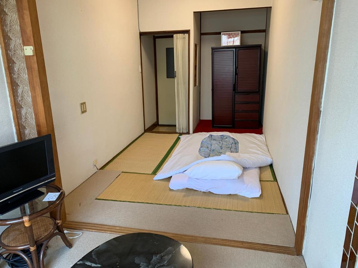 Zweibettzimmer mit Gemeinschaftsbad