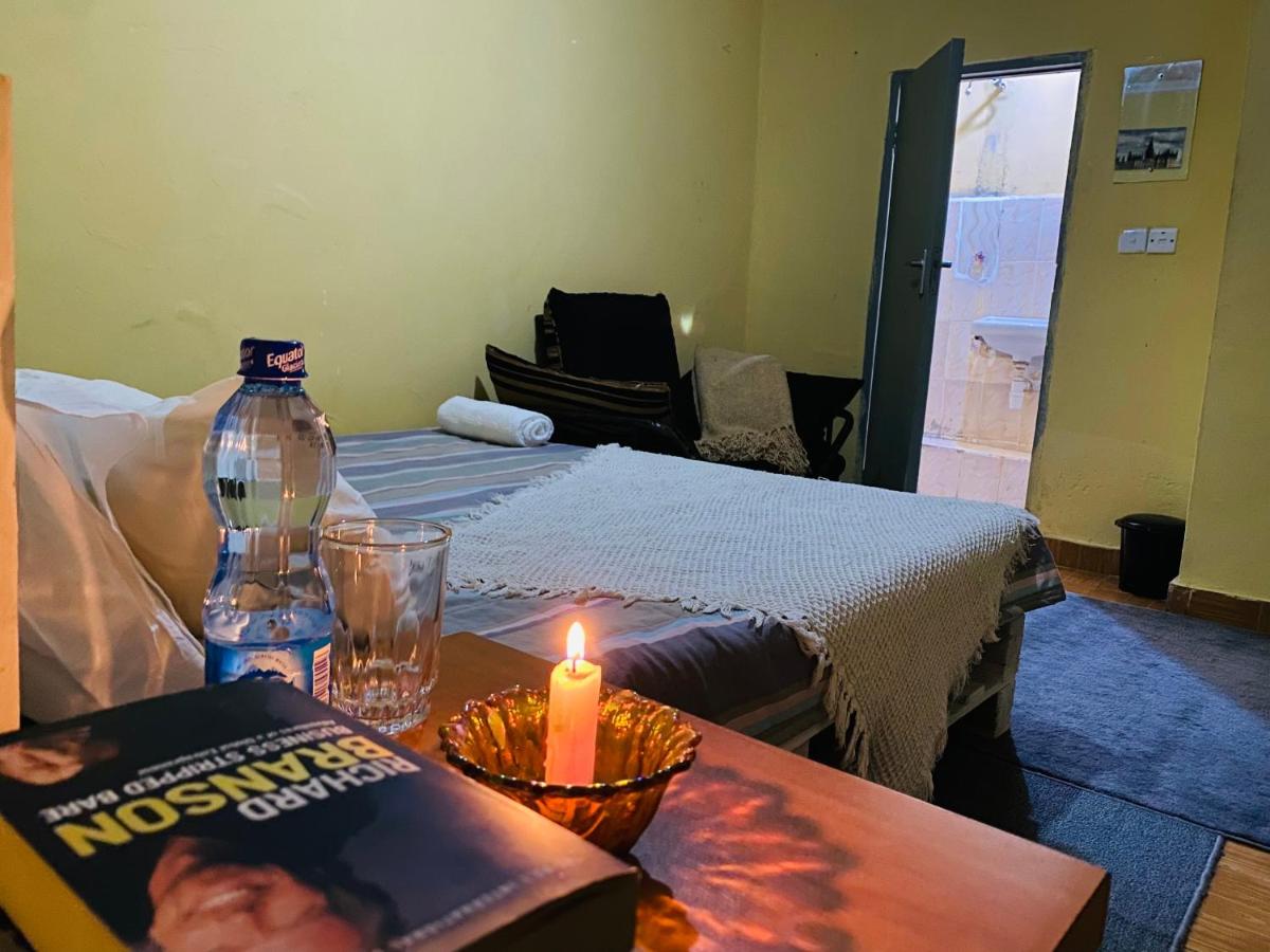 Perfect Travel-Stop Room 3Km From Nanyuki Town - Charell View - B&B Nanyuki