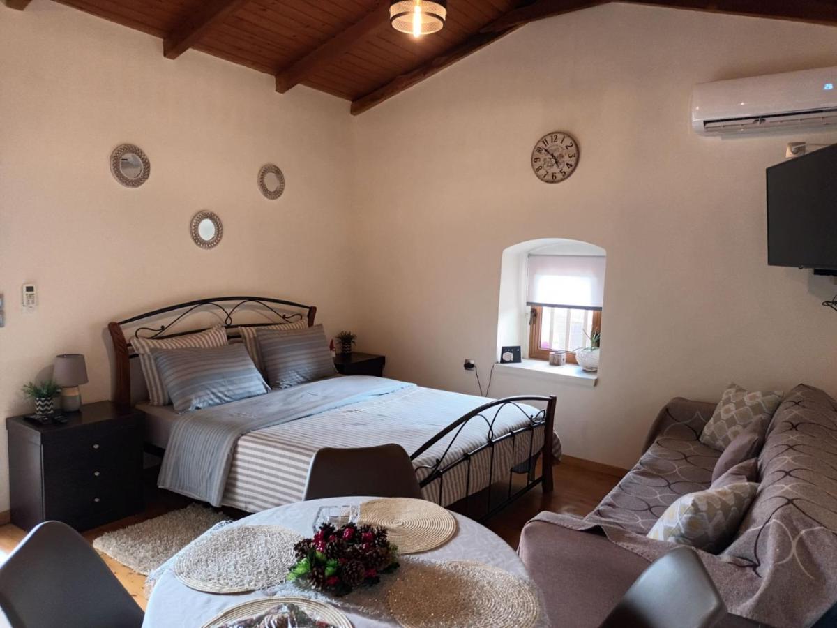 B&B Malvasia - Panagiotas House - Bed and Breakfast Malvasia