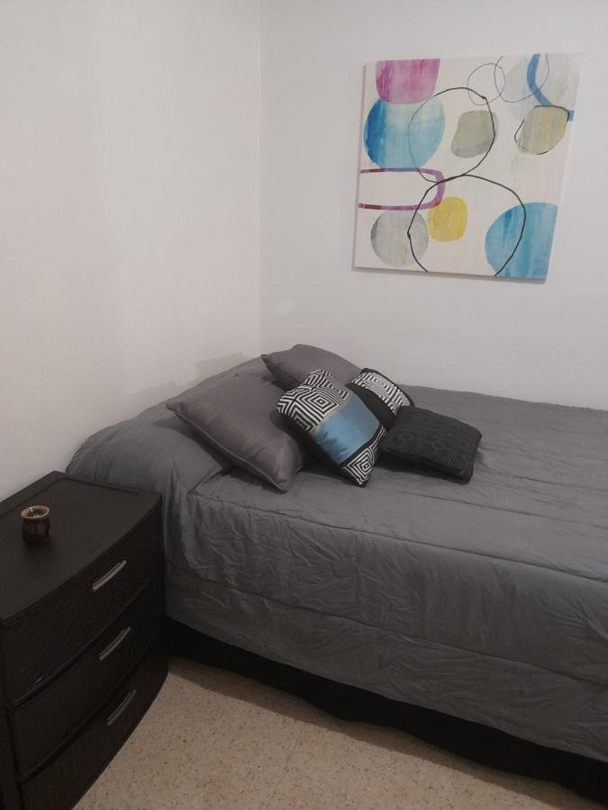 Cozy Apartment across the San Juan Airport - Chambres d'hôtes San Juan