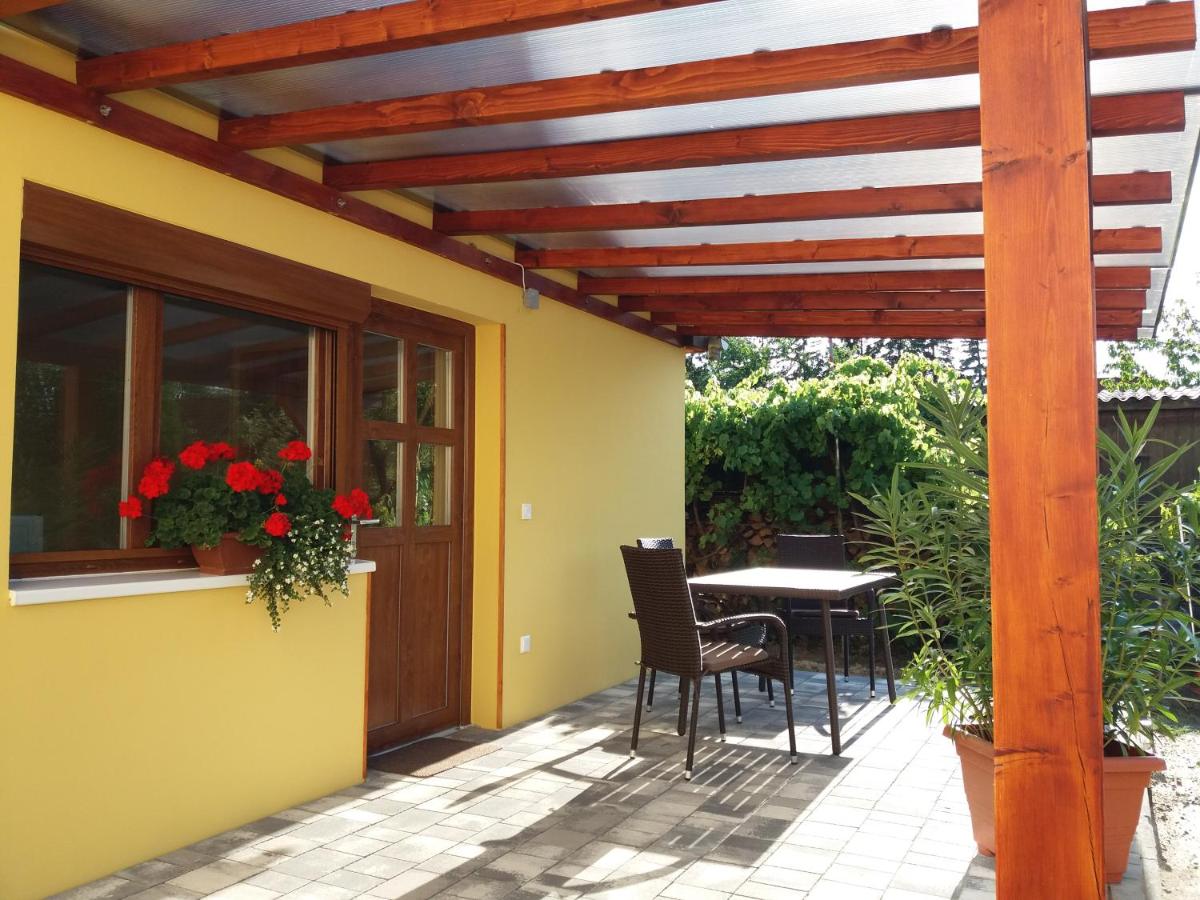 Apartment mit Terrasse