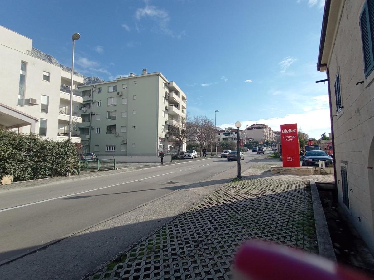 Apartman Adria with underground parking - Chambres d’hôtes Makarska