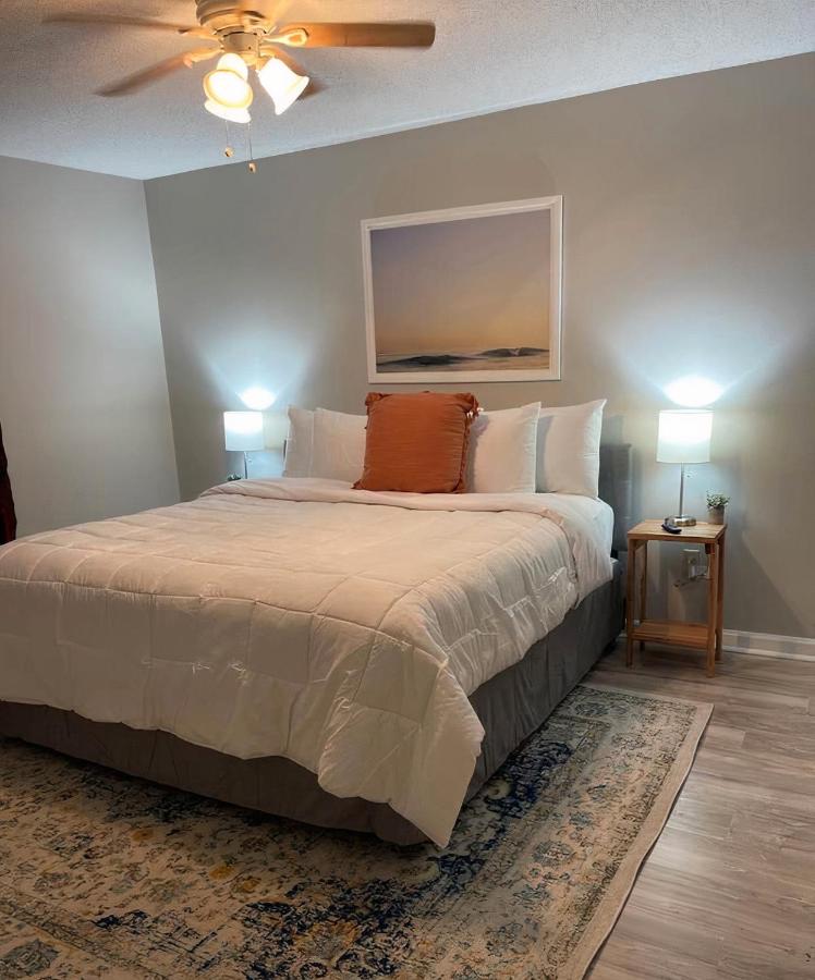 The Groovy Getaway on Garfield - B&B