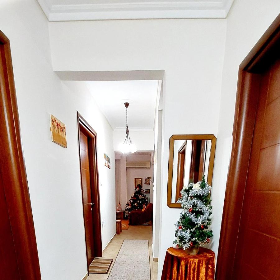 NOSTALGIA - Big House 110m - 3 Bedrooms - FREE GUARDED PARKING ! - Chambres d’hôtes Thessalonique
