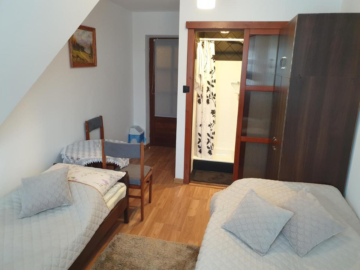 Twin Room with Private External Bathroom and Mountain View
