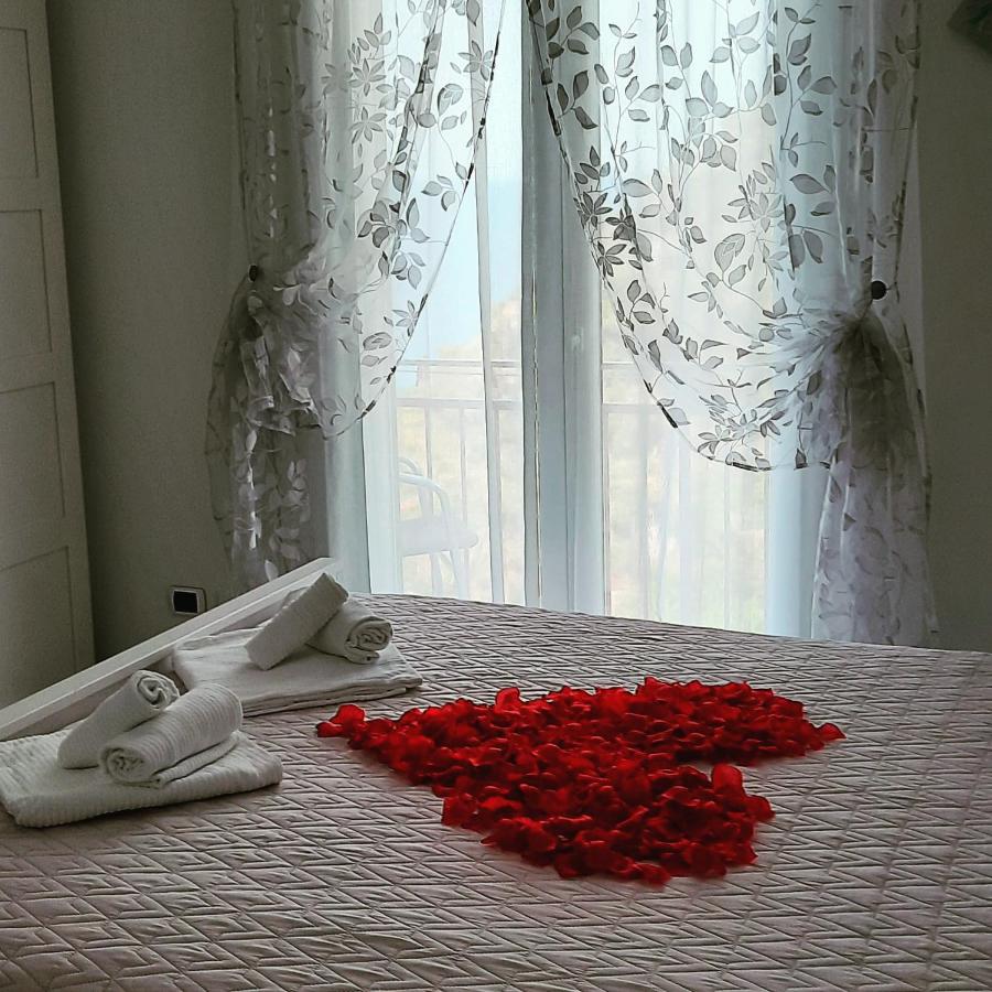 Deluxe Double Room with Balcony and Sea View