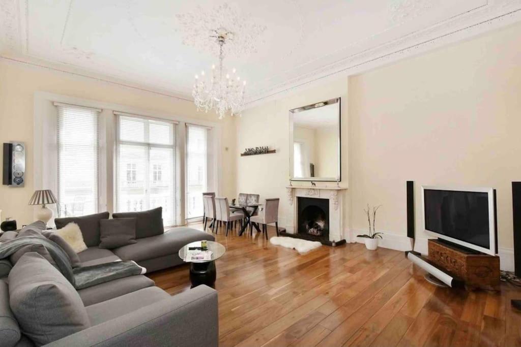 Stunning Grand 2 bed, 2 bath apartment, - B&B Londra