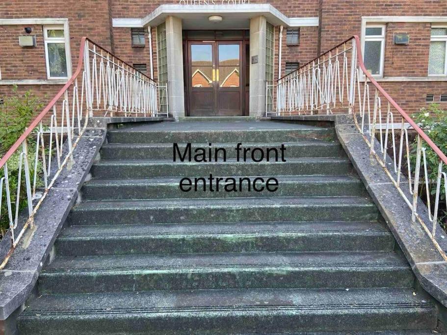 Stylish & Modern Central Studio Apartment Free parking - Ferienwohnung Southampton