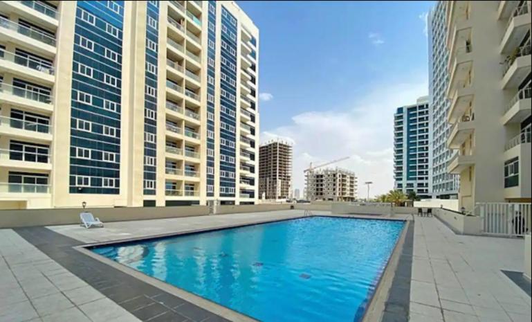 Fully Furnished Studio with Golf views and Gym - B&B