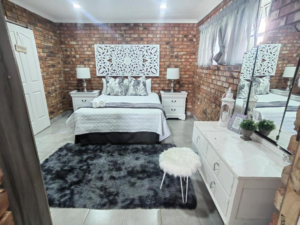 B&B Boksburg - CH Airport Accommodation Unit 3 - Bed and Breakfast Boksburg