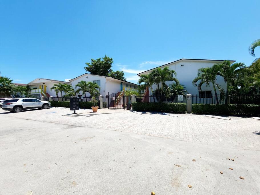 B1 - Endless Summer Vacation Rentals - Modern Comfort Year Round - B&B