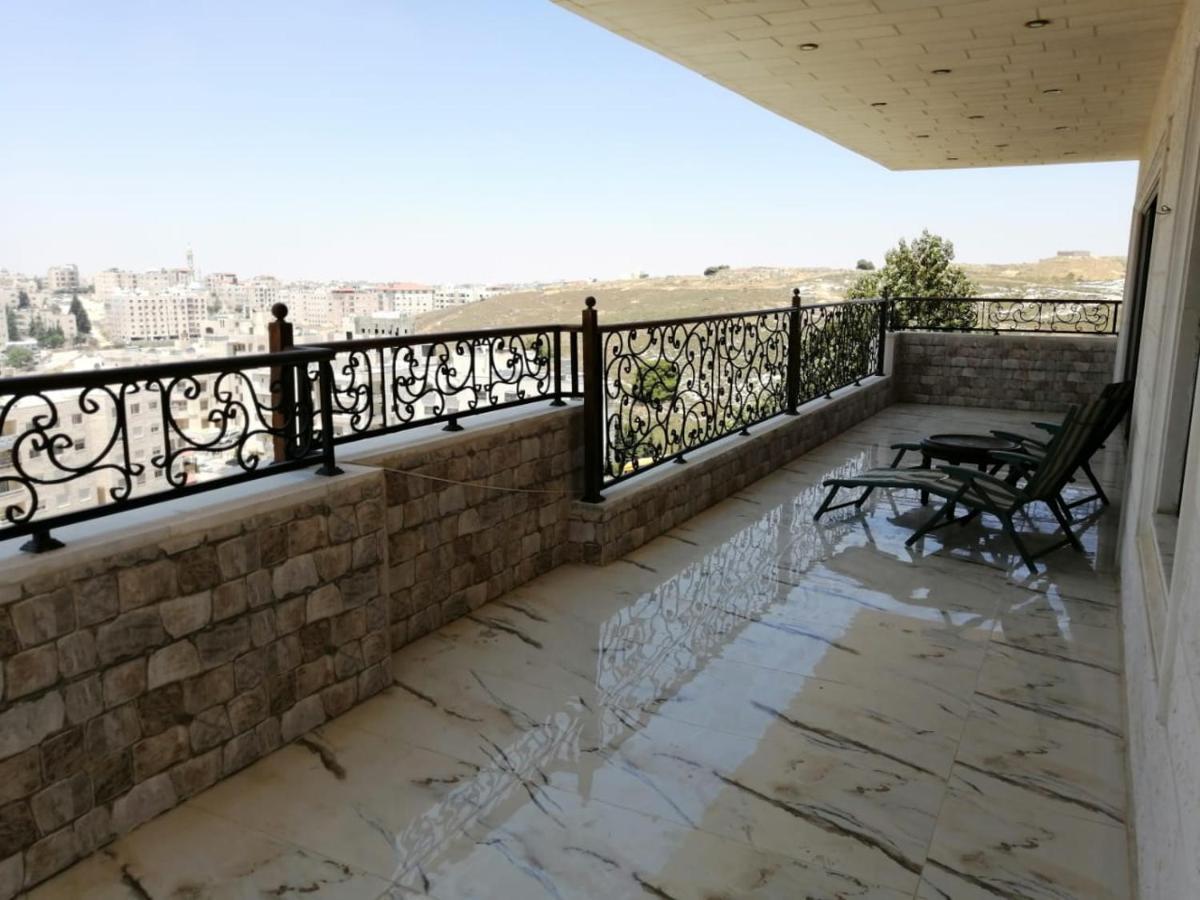 Beautifull Rooftop with an Amazing Terrace View - Bed and Breakfast Amman