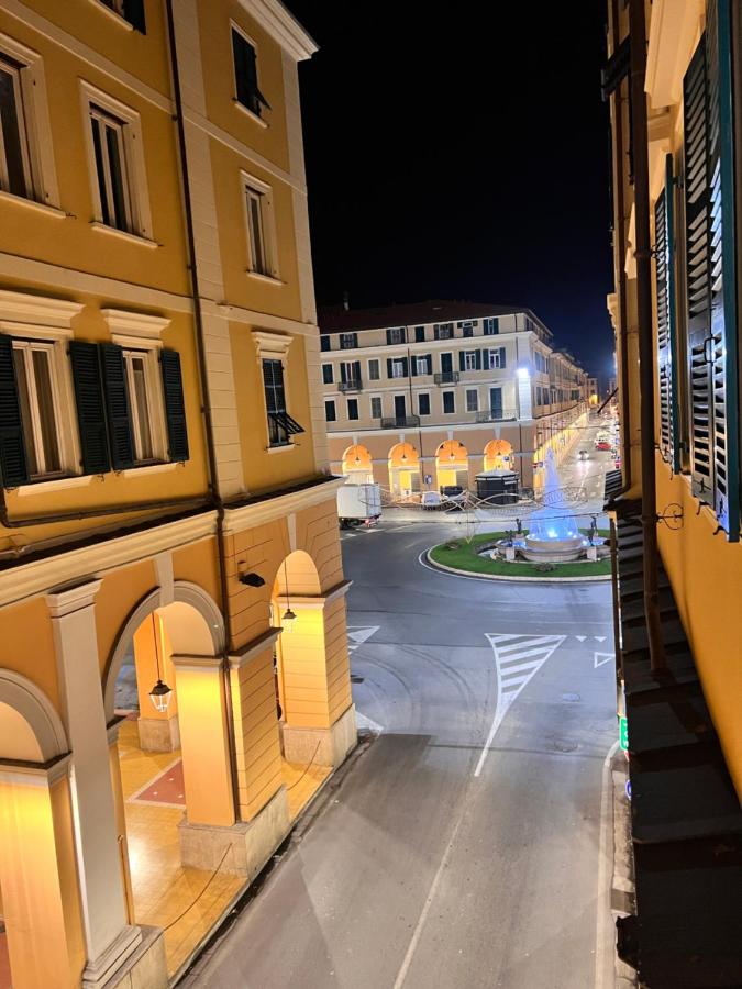 CASA DANTE: Oneglia Centro-Marina-Spiagge (3 min) - Chambres d’hôtes
