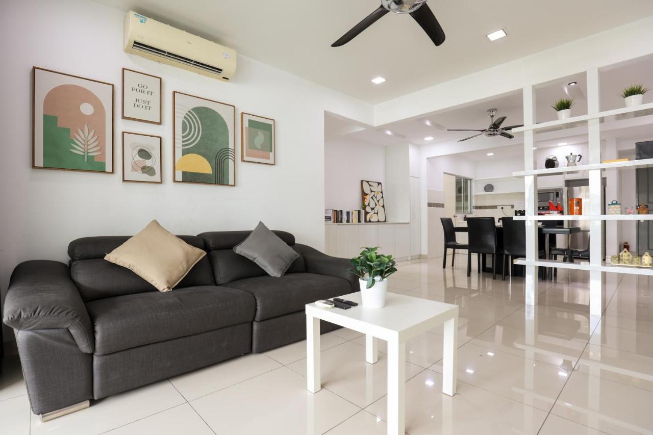 Cozy 2 bedroom w Pool - 6 Pax - Kajang - B&B