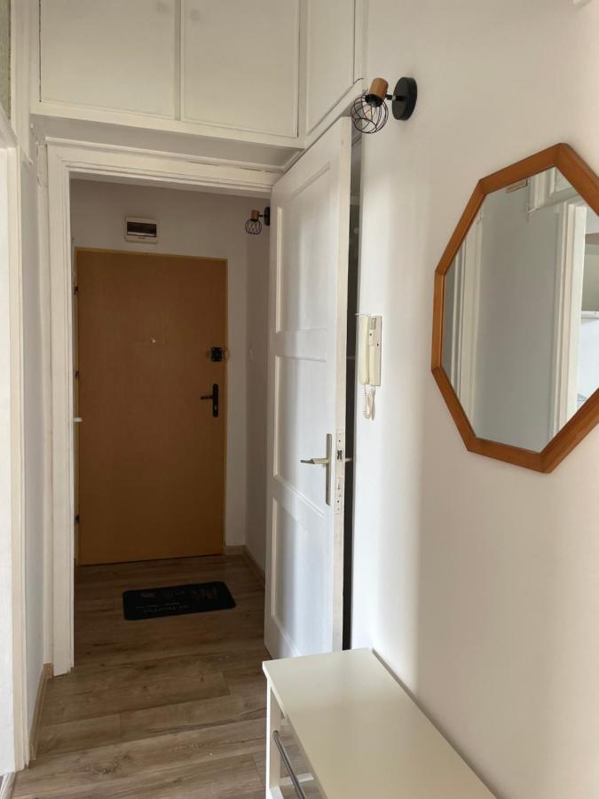 Przytulne Studio 3city w Sopocie dla Czterech Osób z Wanną by Noclegi Renters - B&B