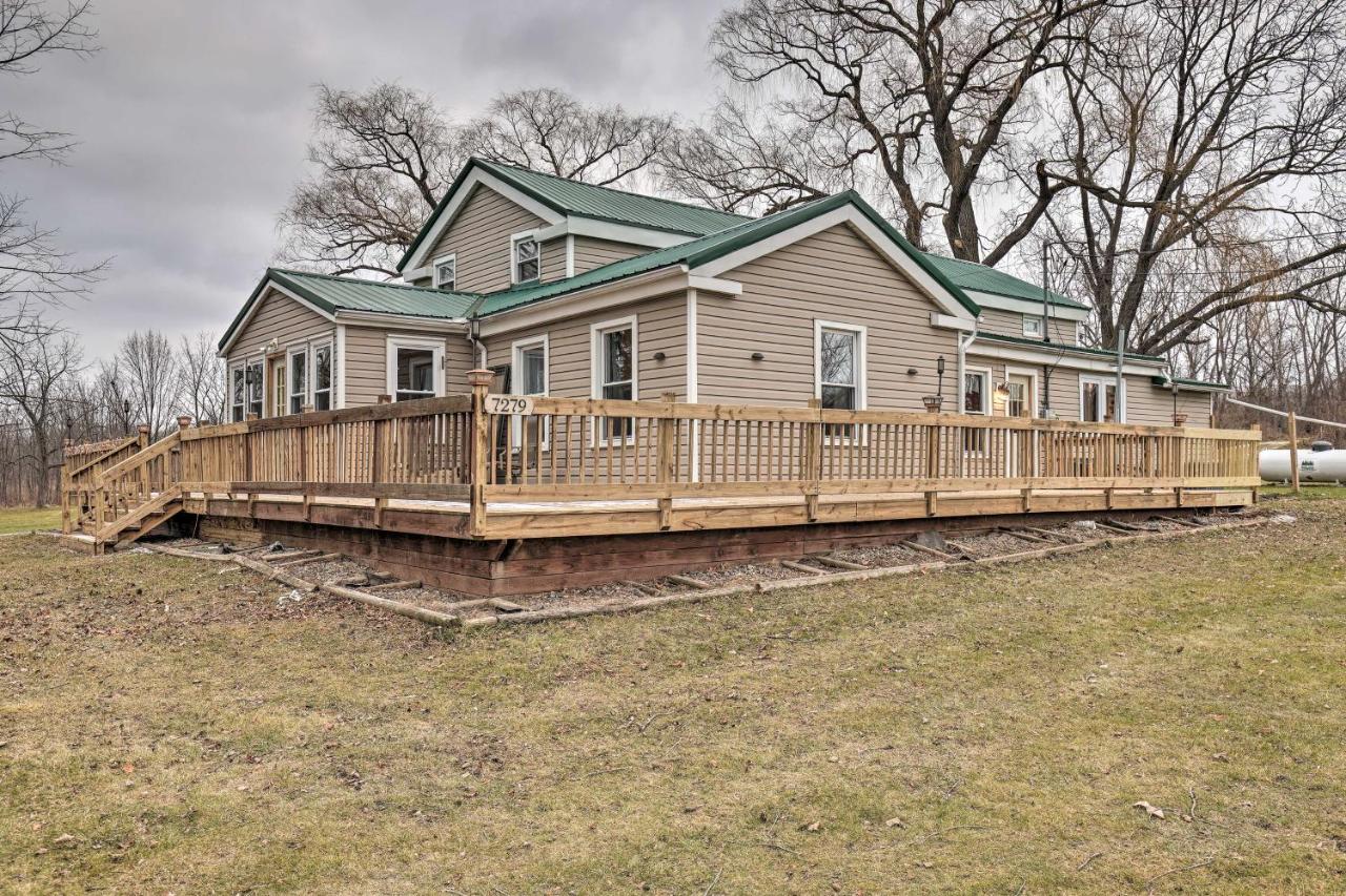 Pet-Friendly Seneca Lake Home with Private Deck - Chambres d’hôtes