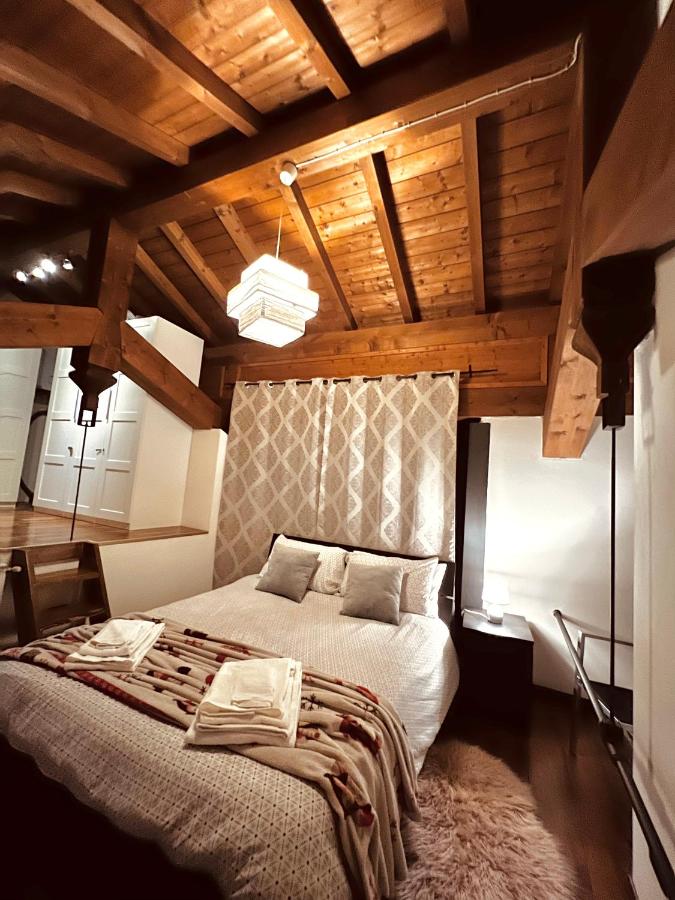 B&B Cremona - Loft Dei Lupi 260m dal Duomo FreeParking - Bed and Breakfast Cremona