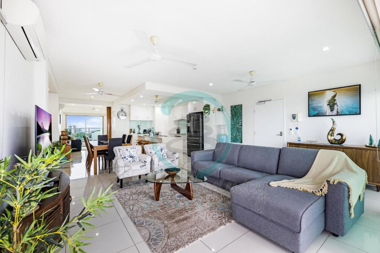 ZEN BY THE WATER - Darwin's Premier Ocean View Family Retreat - B&B