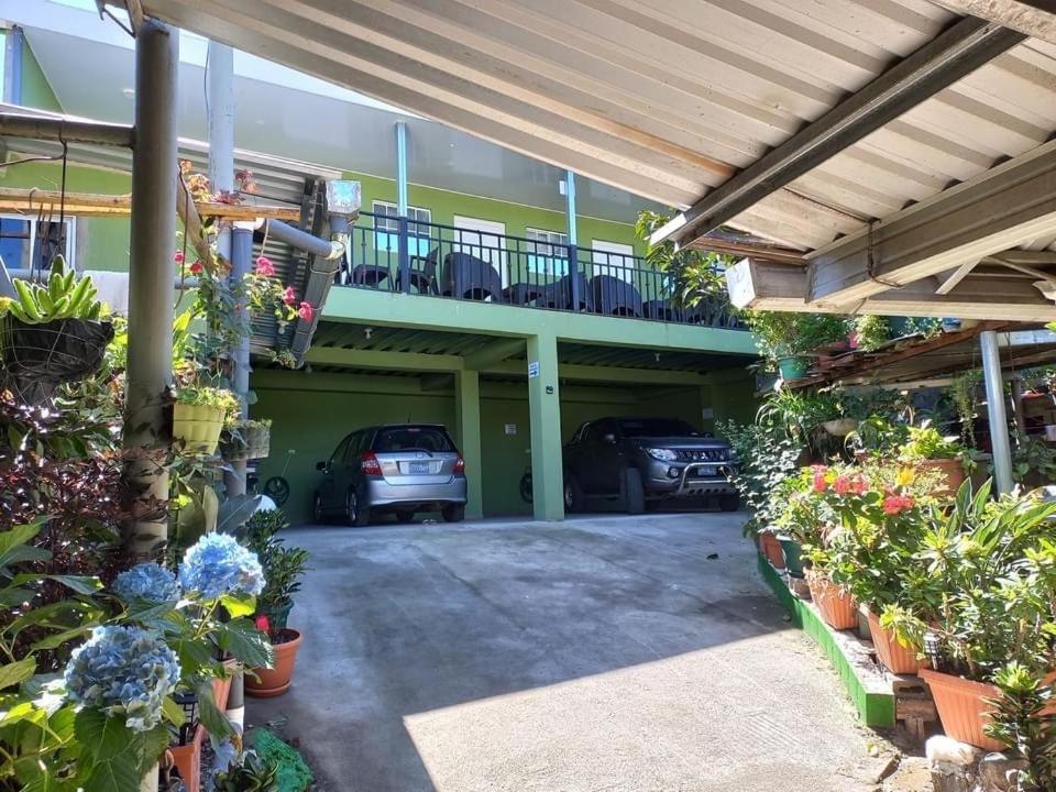 Hostal Jasmin - B&B