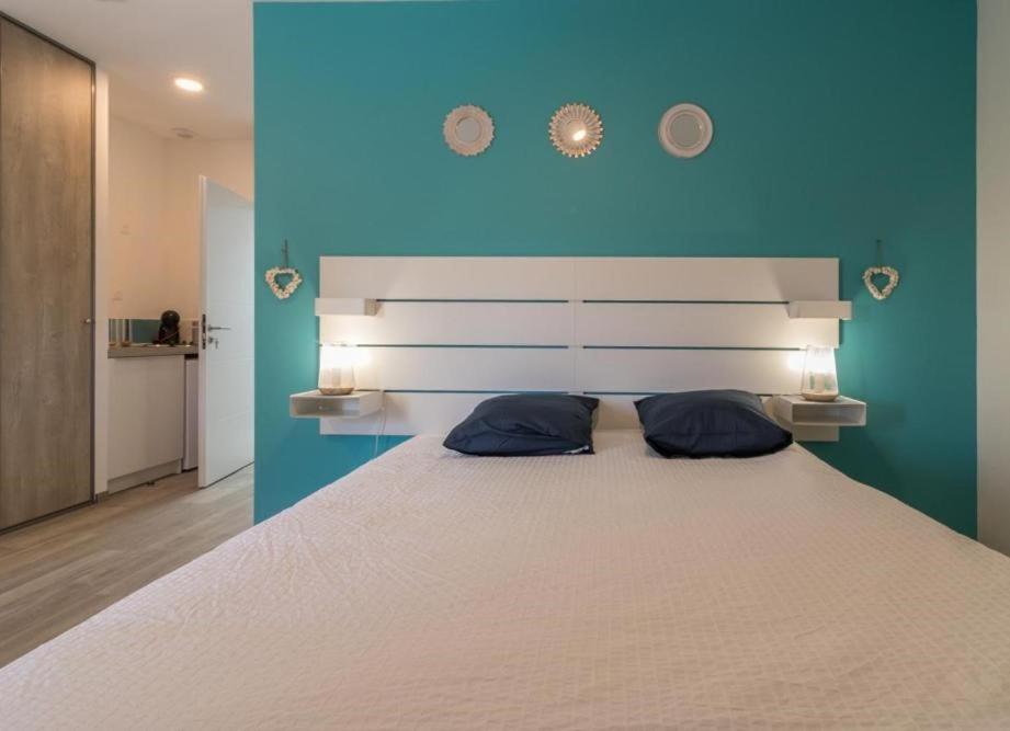 Zimmer mit Queensize-Bett und Gartenblick