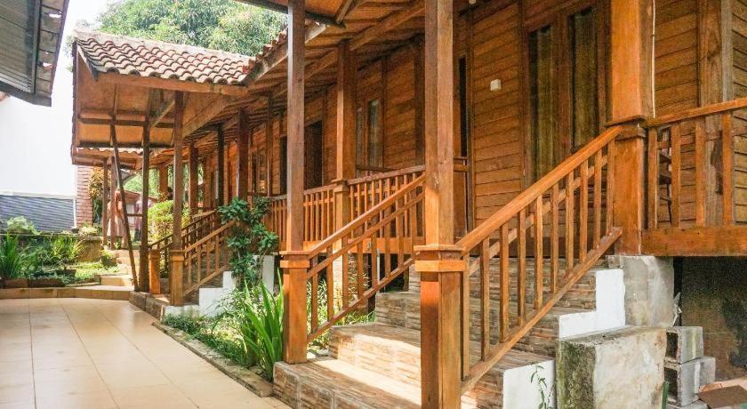 Rumah Kayu Yuni inn syariah - B&B