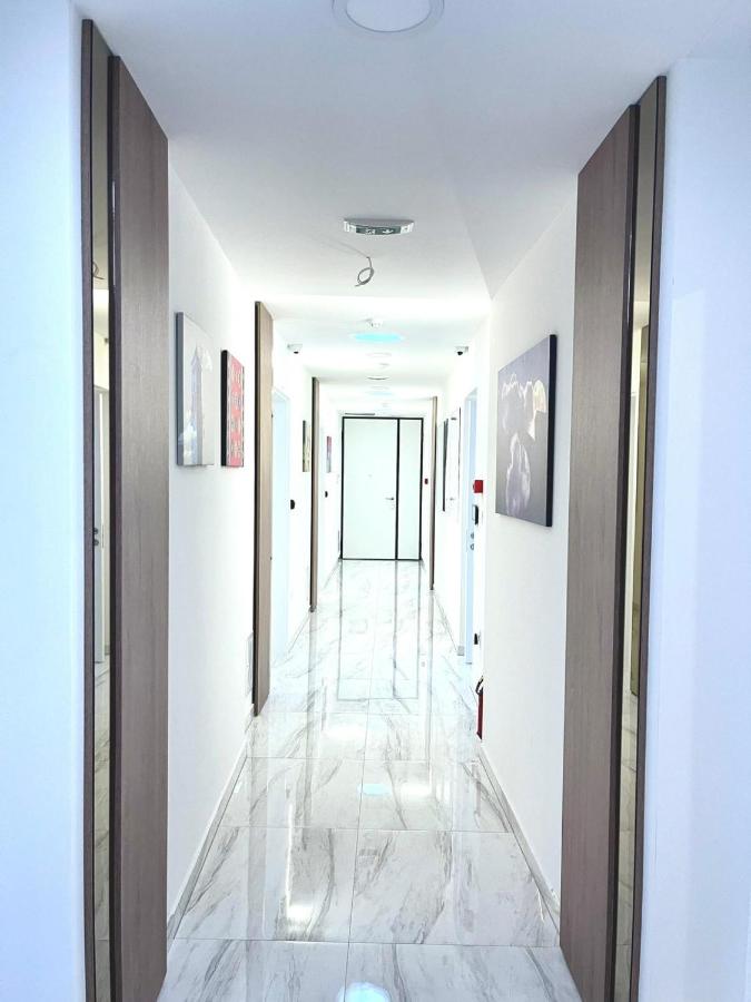 Lux City Apartments & Rooms - Bed and Breakfast