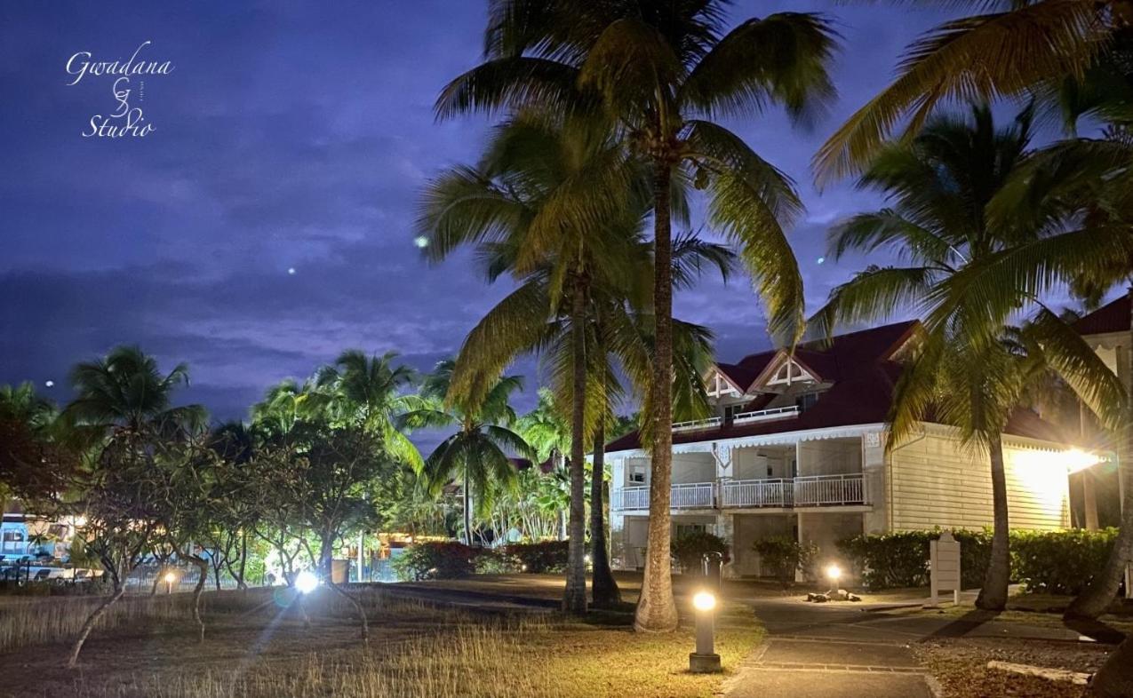 Accès Direct Plage, Vue Mer d'exception, Les Gwada Studios, Village Vacances - B&B