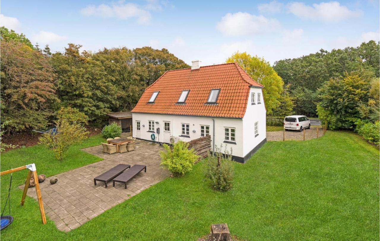 B&B Tranekær - Awesome Home In Tranekr With 3 Bedrooms And Wifi - Bed and Breakfast Tranekær