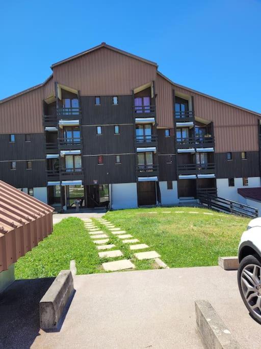 LE CHALET, Superbe Duplex avec Balcon aux Rousses, Netflix, WI-FI, Parking Gratuit et Draps inclus - Animaux Interdits - B&B Les Rousses